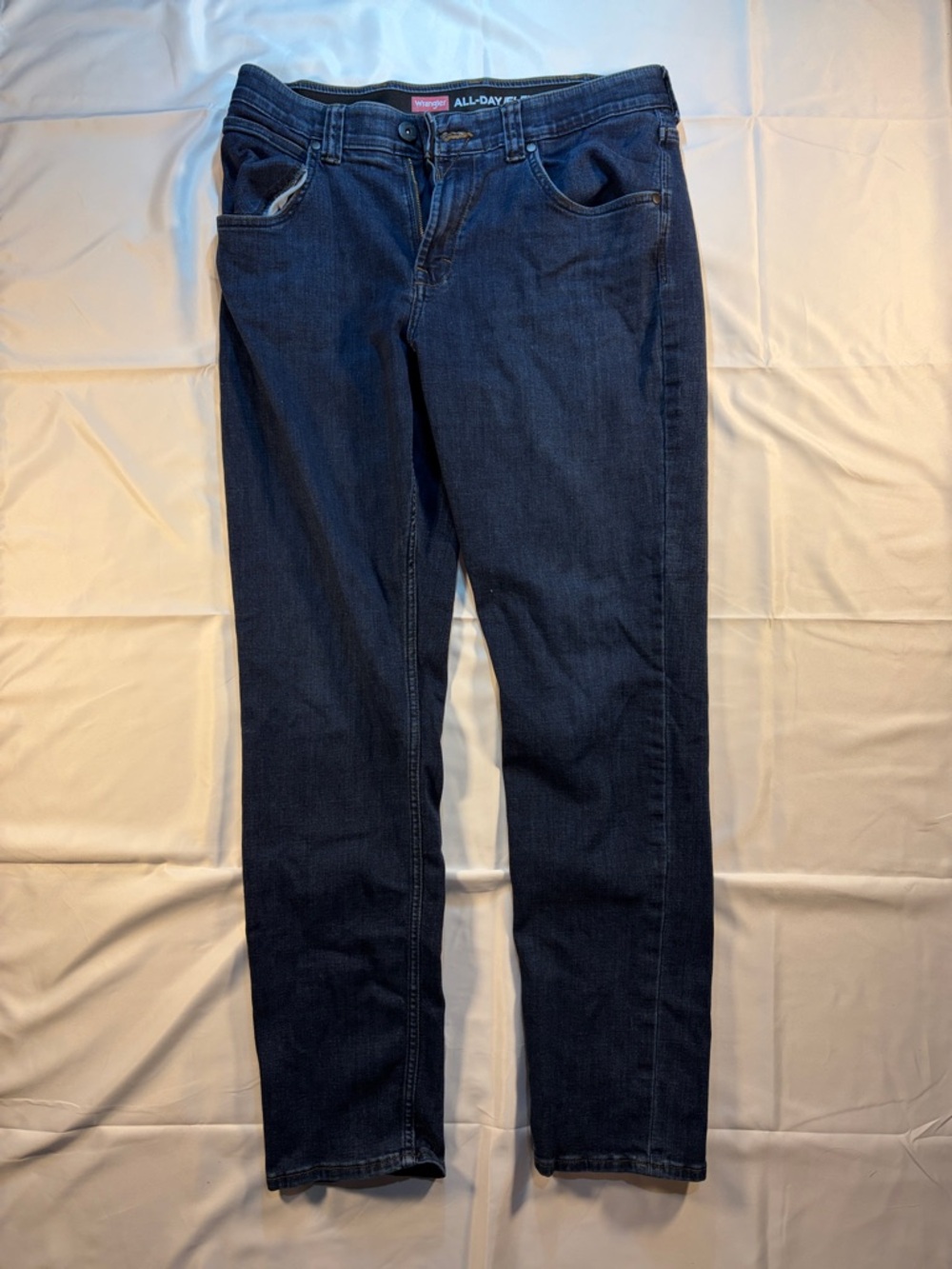 Wrangler Men’s Straight Leg Jeans in Dark Blue